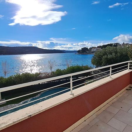 Villa Victoria, Slano Esterno foto